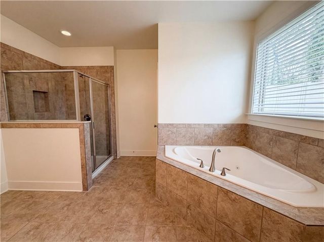 1027 Halletts Peak Place, Lawrenceville, GA 30044