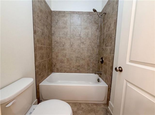 1027 Halletts Peak Place, Lawrenceville, GA 30044