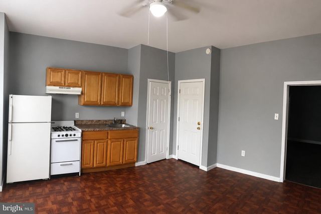 7020 WOODLAND AVE, Philadelphia, PA 19142