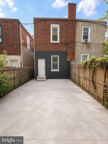 7020 WOODLAND AVE, Philadelphia, PA 19142