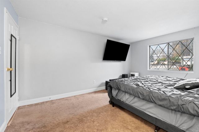 2 Silvestri Cir Unit 13, Derry, NH 03038