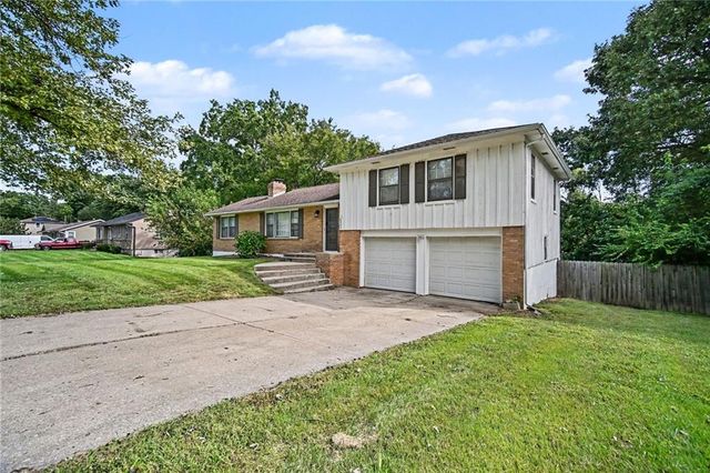 6005 Laurel Avenue, Raytown, MO 64133