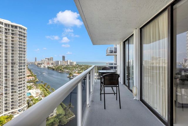 20515 E Country Club Dr 2242, Aventura, FL 33180