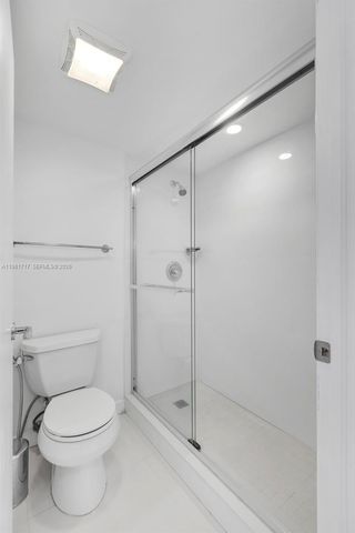 20515 E Country Club Dr 2242, Aventura, FL 33180