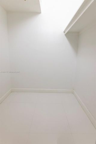 20515 E Country Club Dr 2242, Aventura, FL 33180