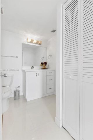 20515 E Country Club Dr 2242, Aventura, FL 33180