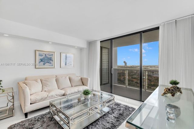 20515 E Country Club Dr 2242, Aventura, FL 33180