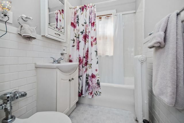 212 N Oak Park Avenue 2EE, Oak Park, IL 60302