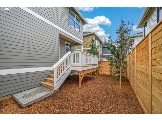 6491 Se RAMONA St A, Portland, OR 97206