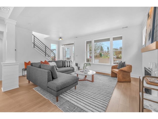 6491 Se RAMONA St A, Portland, OR 97206