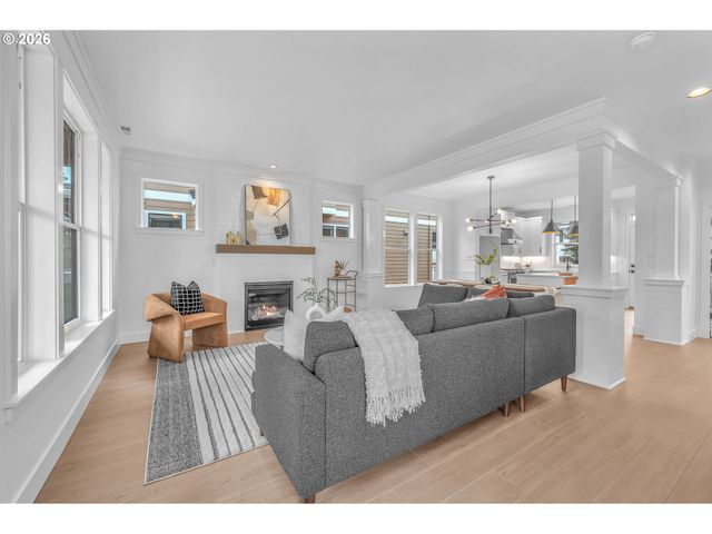 6491 Se RAMONA St A, Portland, OR 97206