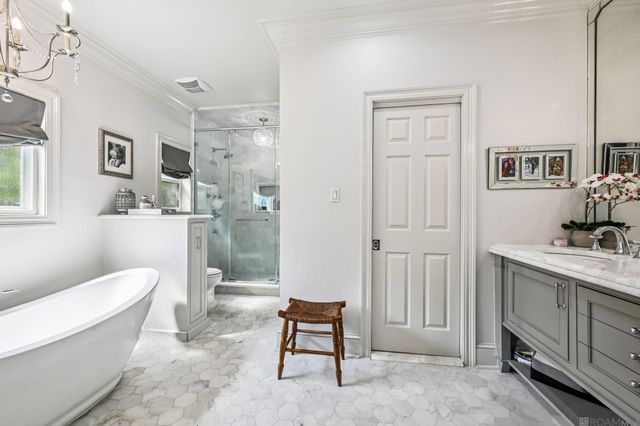 39 Stonebridge Court, Mandeville, LA 70448