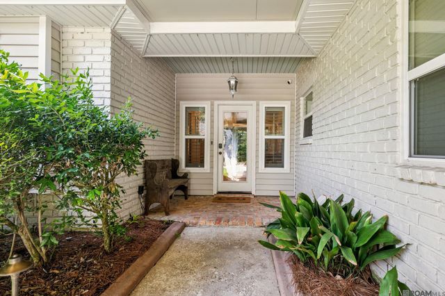 39 Stonebridge Court, Mandeville, LA 70448