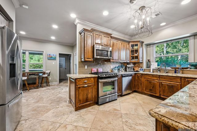 39 Stonebridge Court, Mandeville, LA 70448