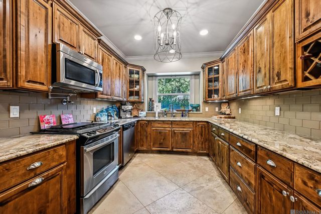 39 Stonebridge Court, Mandeville, LA 70448