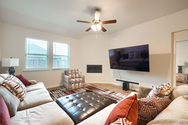 2935 Shetland Drive, Aubrey, TX 76227