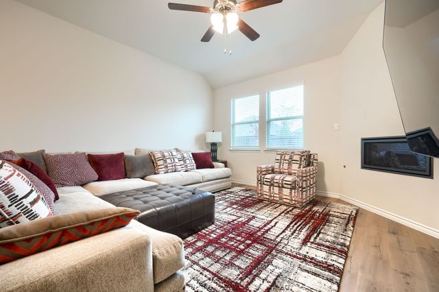 2935 Shetland Drive, Aubrey, TX 76227