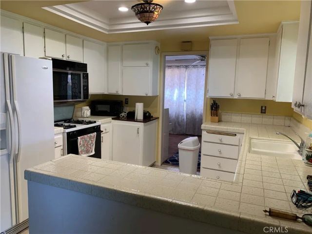 8221 Greenbush, Panorama City, CA 91402