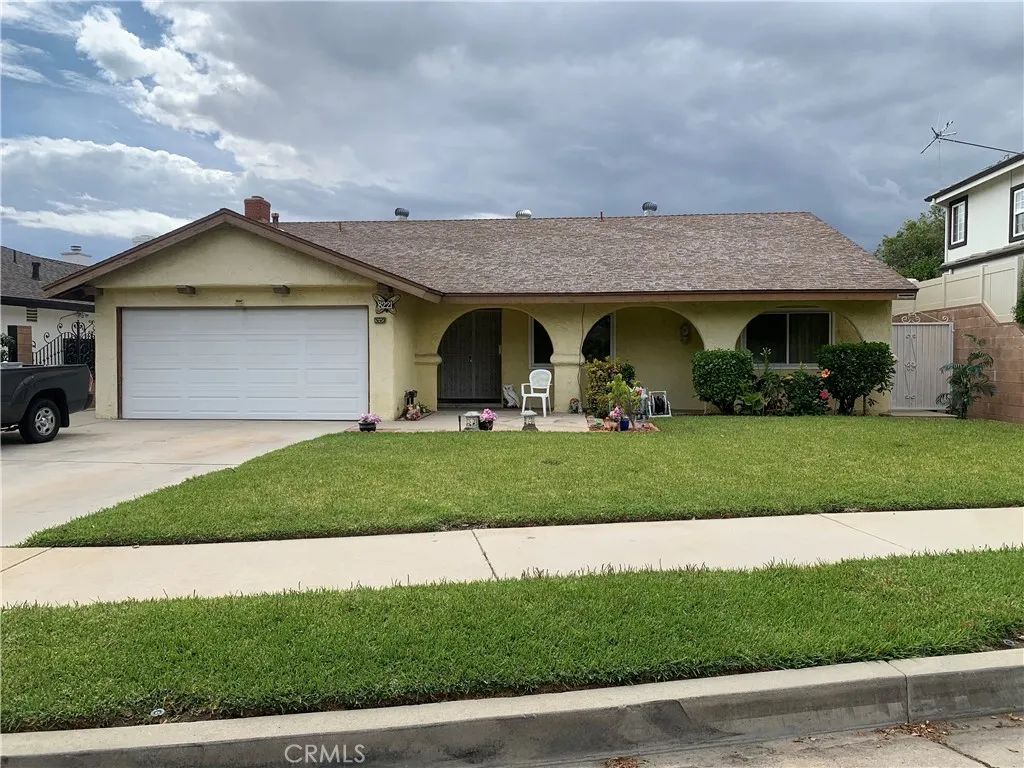 8221 Greenbush, Panorama City, CA 91402