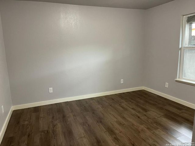 520 Gentleman Rd Apt 4, Balcones Heights, TX 78201