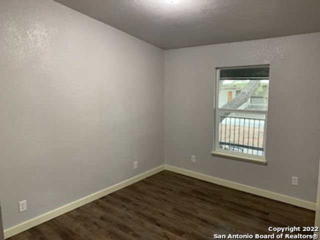 520 Gentleman Rd Apt 4, Balcones Heights, TX 78201