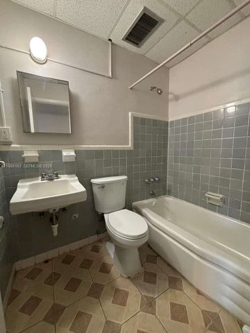 301 Sharar Ave 5, Opa-locka, FL 33054