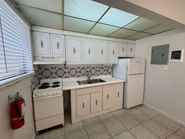 301 Sharar Ave 5, Opa-locka, FL 33054