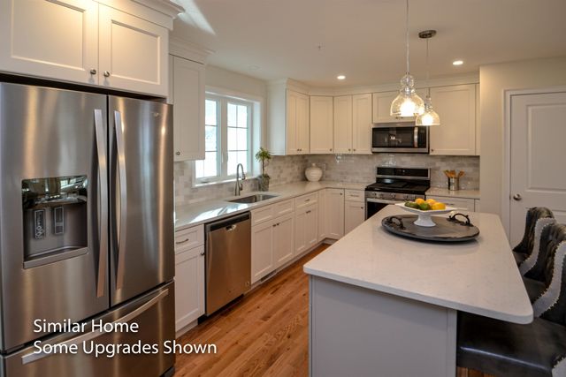 8 Taylor Circle # 12, Brentwood, NH 03833