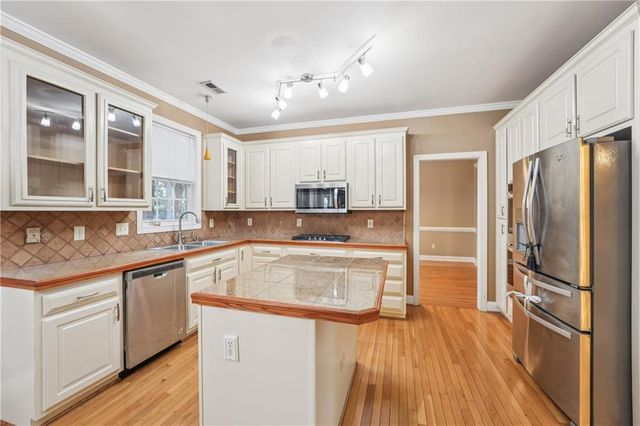 155 Matthew Way, Fayetteville, GA 30214