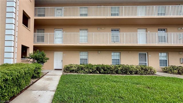 9640 Victoria LN 107, Naples, FL 34109