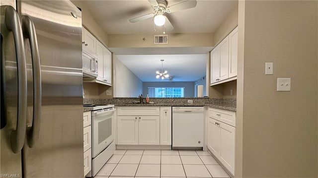 9640 Victoria LN 107, Naples, FL 34109