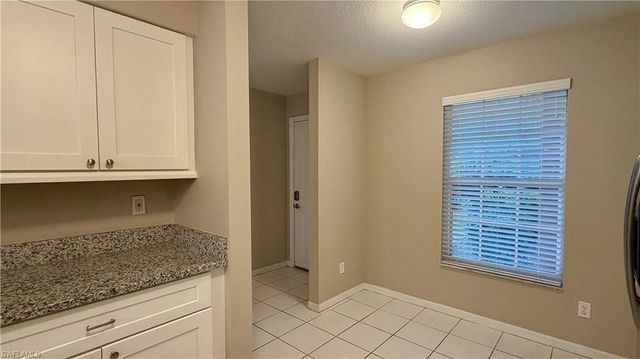 9640 Victoria LN 107, Naples, FL 34109