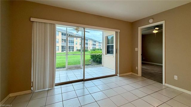 9640 Victoria LN 107, Naples, FL 34109