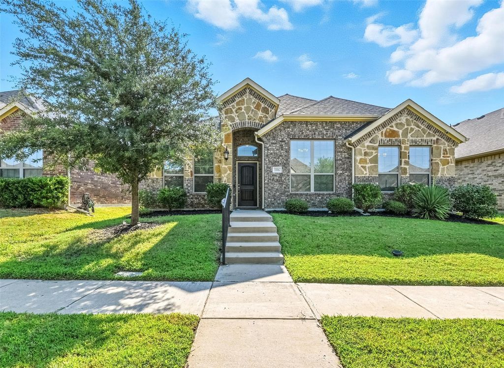 106 Cool Meadows Lane, Red Oak, TX 75154