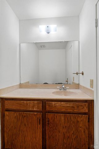 19 Parrott St, Vallejo, CA 94590