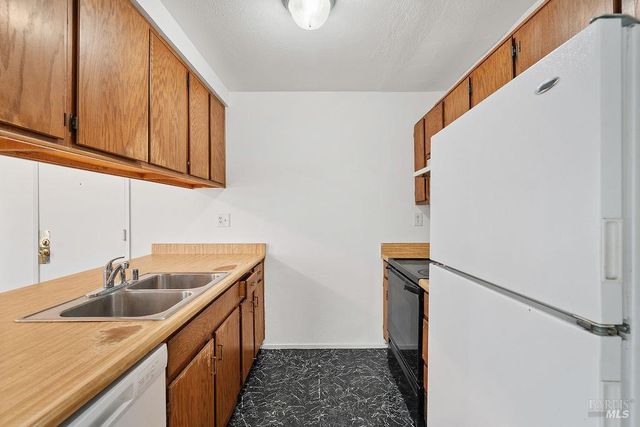 19 Parrott St, Vallejo, CA 94590