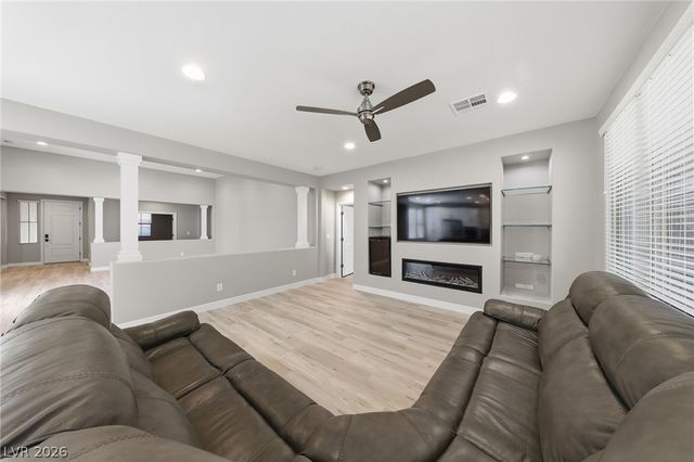 10310 Glacier Mist Avenue, Las Vegas, NV 89149