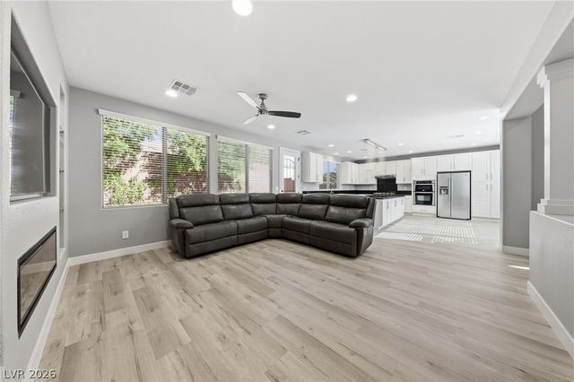 10310 Glacier Mist Avenue, Las Vegas, NV 89149