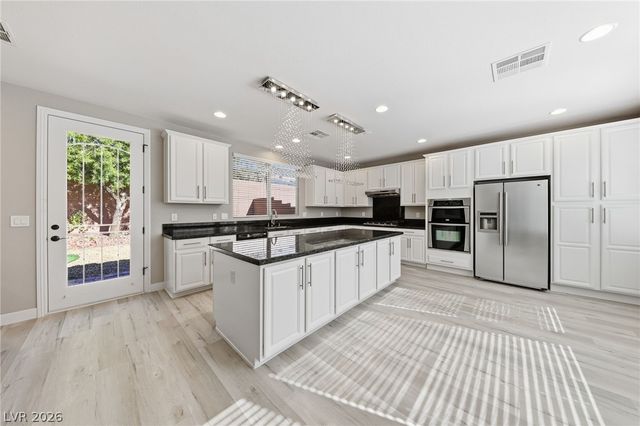 10310 Glacier Mist Avenue, Las Vegas, NV 89149