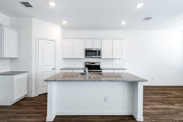 537 Robinson Way, Fate, TX 75189