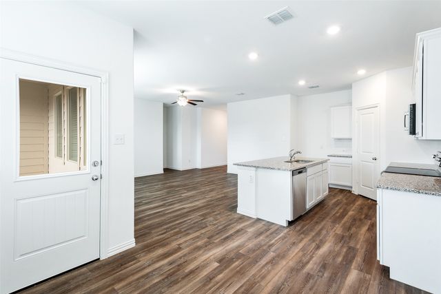 537 Robinson Way, Fate, TX 75189
