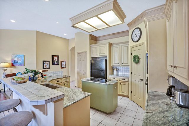 13673 Lakeside Place Drive, Willis, TX 77318