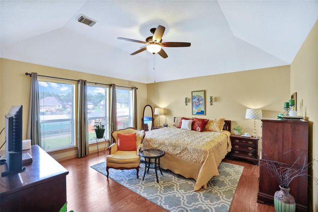 13673 Lakeside Place Drive, Willis, TX 77318