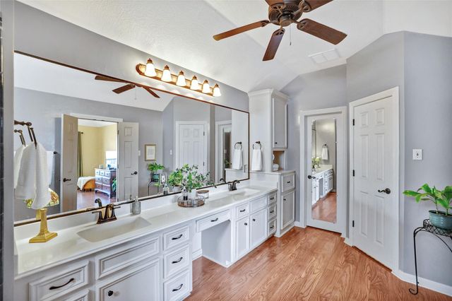 13673 Lakeside Place Drive, Willis, TX 77318
