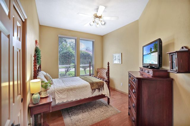13673 Lakeside Place Drive, Willis, TX 77318