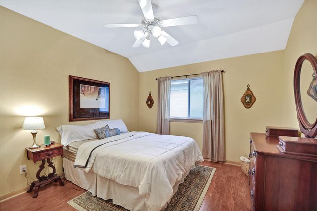 13673 Lakeside Place Drive, Willis, TX 77318