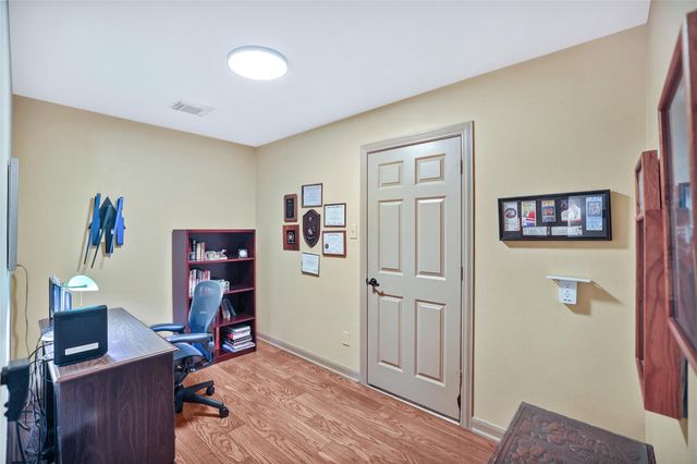13673 Lakeside Place Drive, Willis, TX 77318