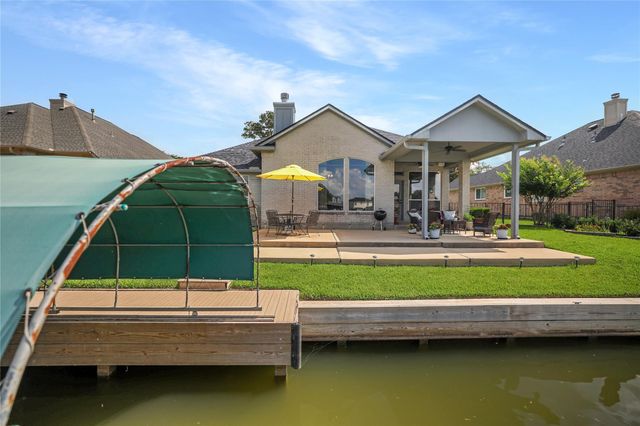 13673 Lakeside Place Drive, Willis, TX 77318