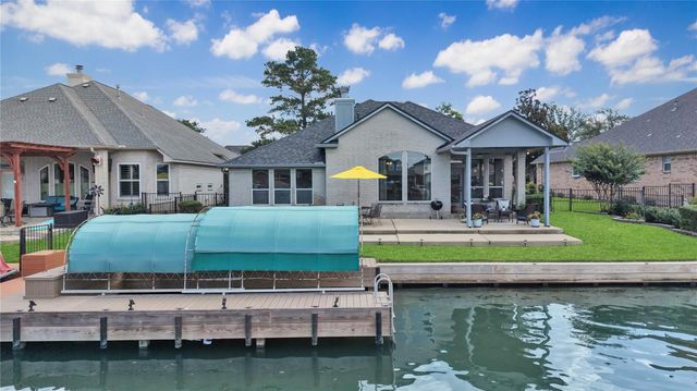 13673 Lakeside Place Drive, Willis, TX 77318