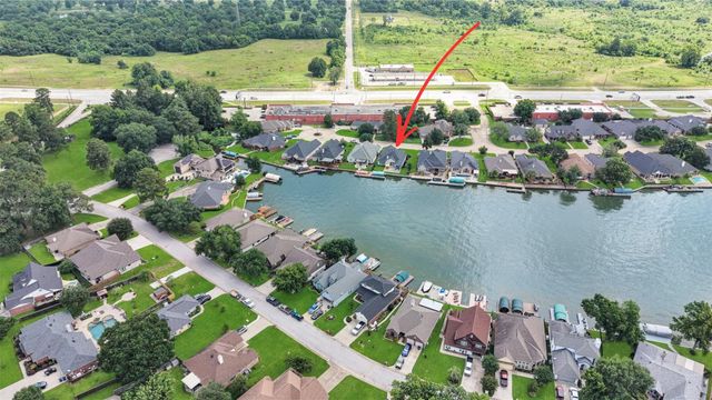 13673 Lakeside Place Drive, Willis, TX 77318